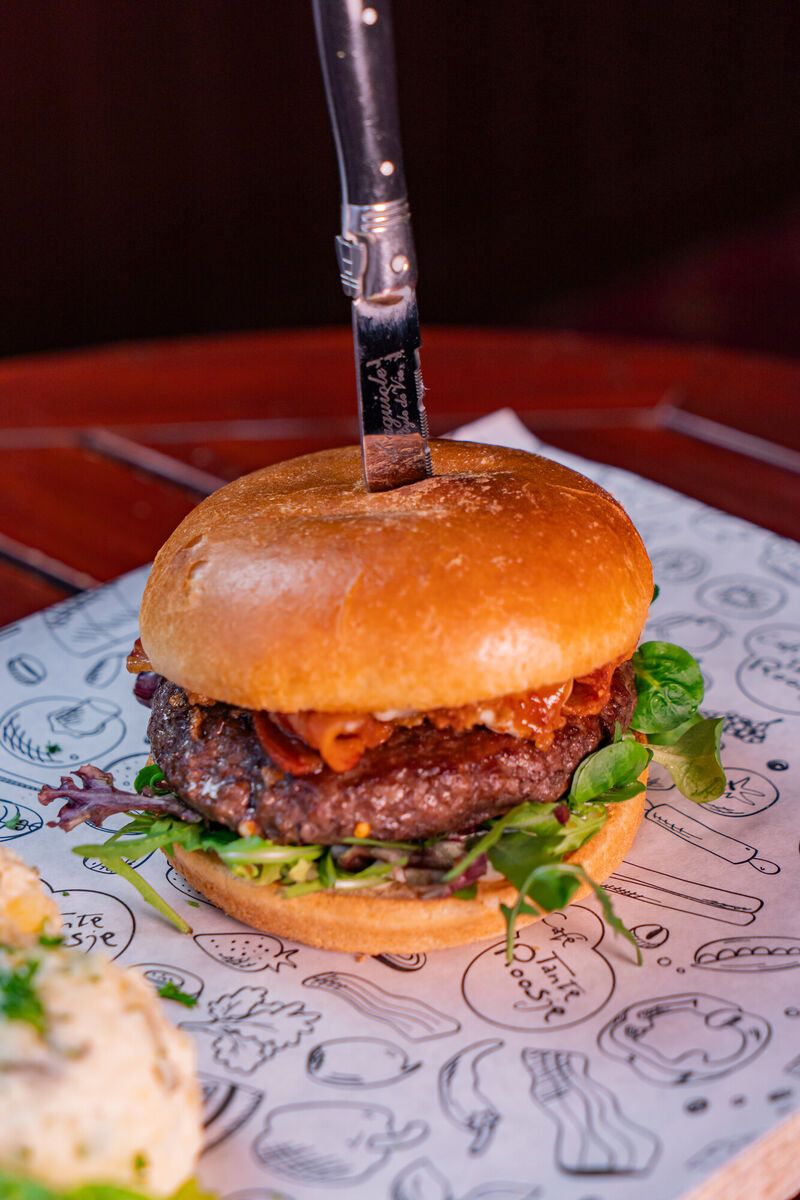 Burger with bacon and cheddar